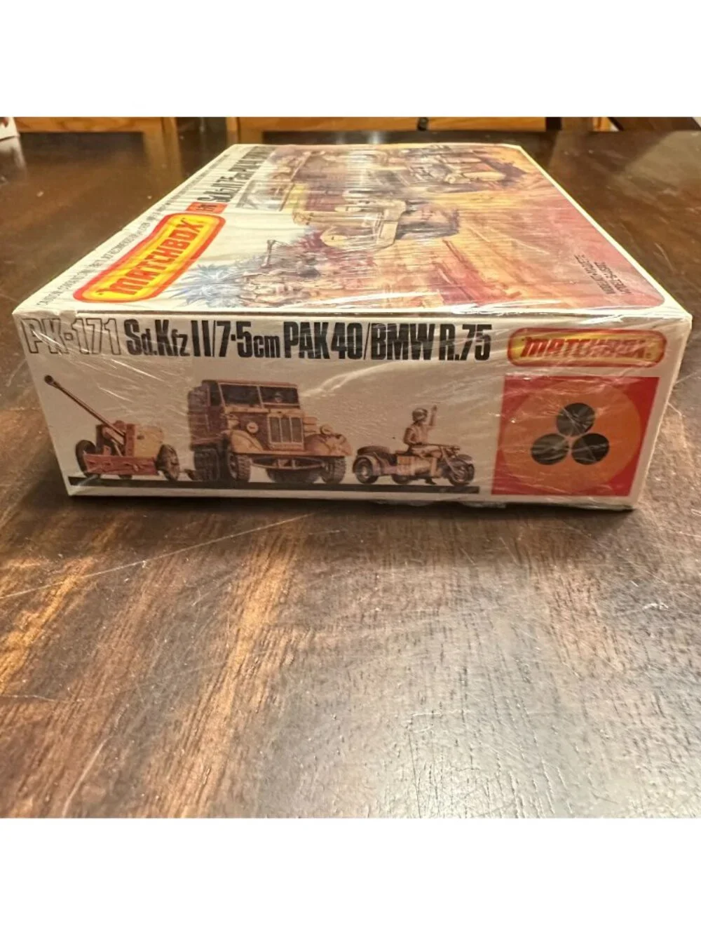 Matchbox 1/76 Sd.Kfz II/7.5cm PAK40/BMW R.75 Military Model Kit